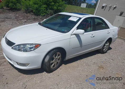 2006 Toyota Camry Xle V6 z USA, uszkodzony, nr VIN 4T1BF30K46U633351